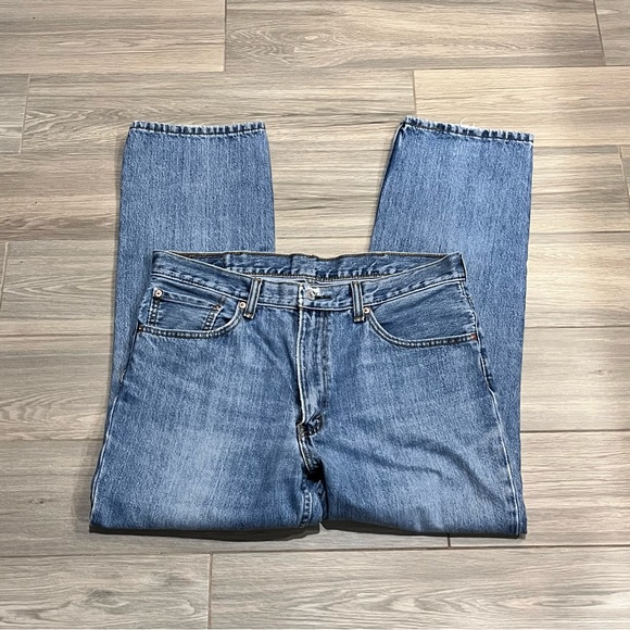 Levi’s 516 Straight Leg Jeans Men’s fits 36x28 Blue Faded Distressed Classiccore - Picture 4 of 15